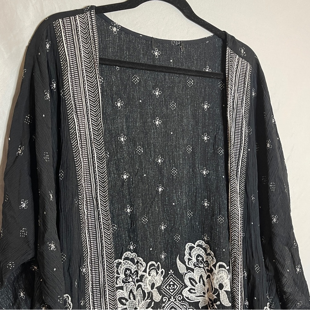 Black and White Cardigan - Picture 6 of 8